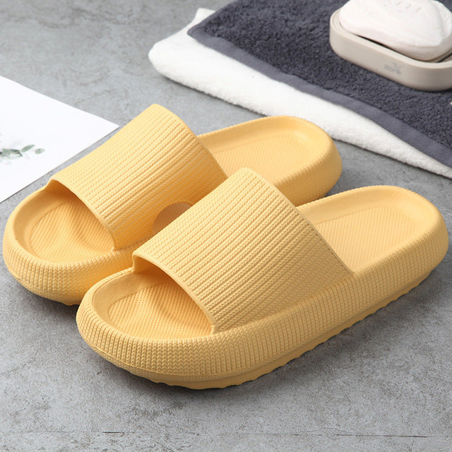 Shiva™ SoftStep-Hausschuhe + kostenloses LuxaSpa-Handtuch