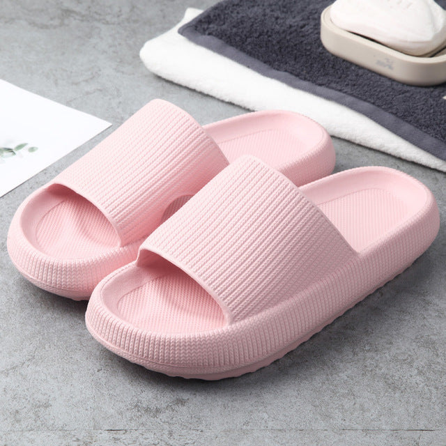 Shiva™ SoftStep-Hausschuhe + kostenloses LuxaSpa-Handtuch